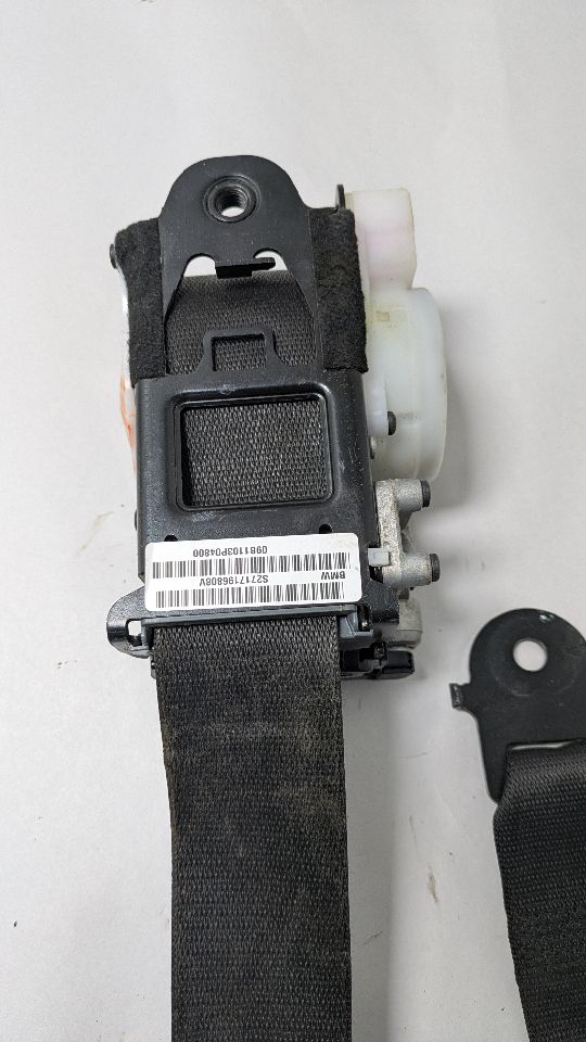 2009 BMW X5 Seat Belt, Front - 431810 — photo 2