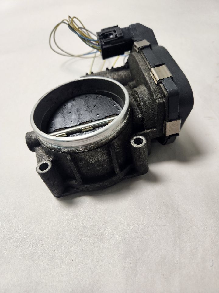 2011 BMW 328i 6cyl Gasoline 3.0 SULEV THROTTLE BODY ASSY - 431850 — photo 4