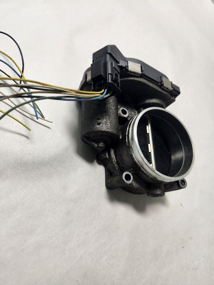 2011 BMW 328i 6cyl Gasoline 3.0 SULEV THROTTLE BODY ASSY - 431850 — photo 5