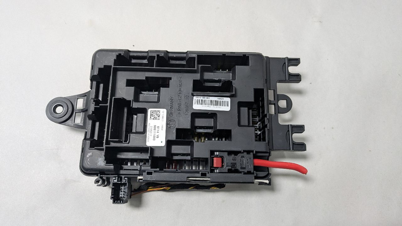 2013 BMW 328i 4cyl Gasoline Turbo 2.0 Fuse Box, Engine - 431864 — photo 1