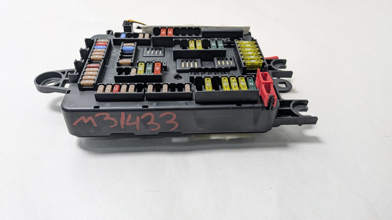2013 BMW 328i 4cyl Gasoline Turbo 2.0 Fuse Box, Engine - 431864 — photo 5