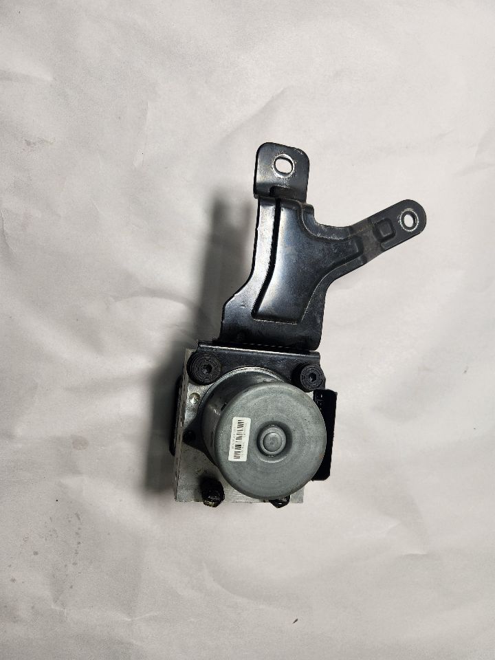 2014 KIA RIO 4cyl Gasoline 1.6 DOHC Anti-lock Brake Pts - 432339