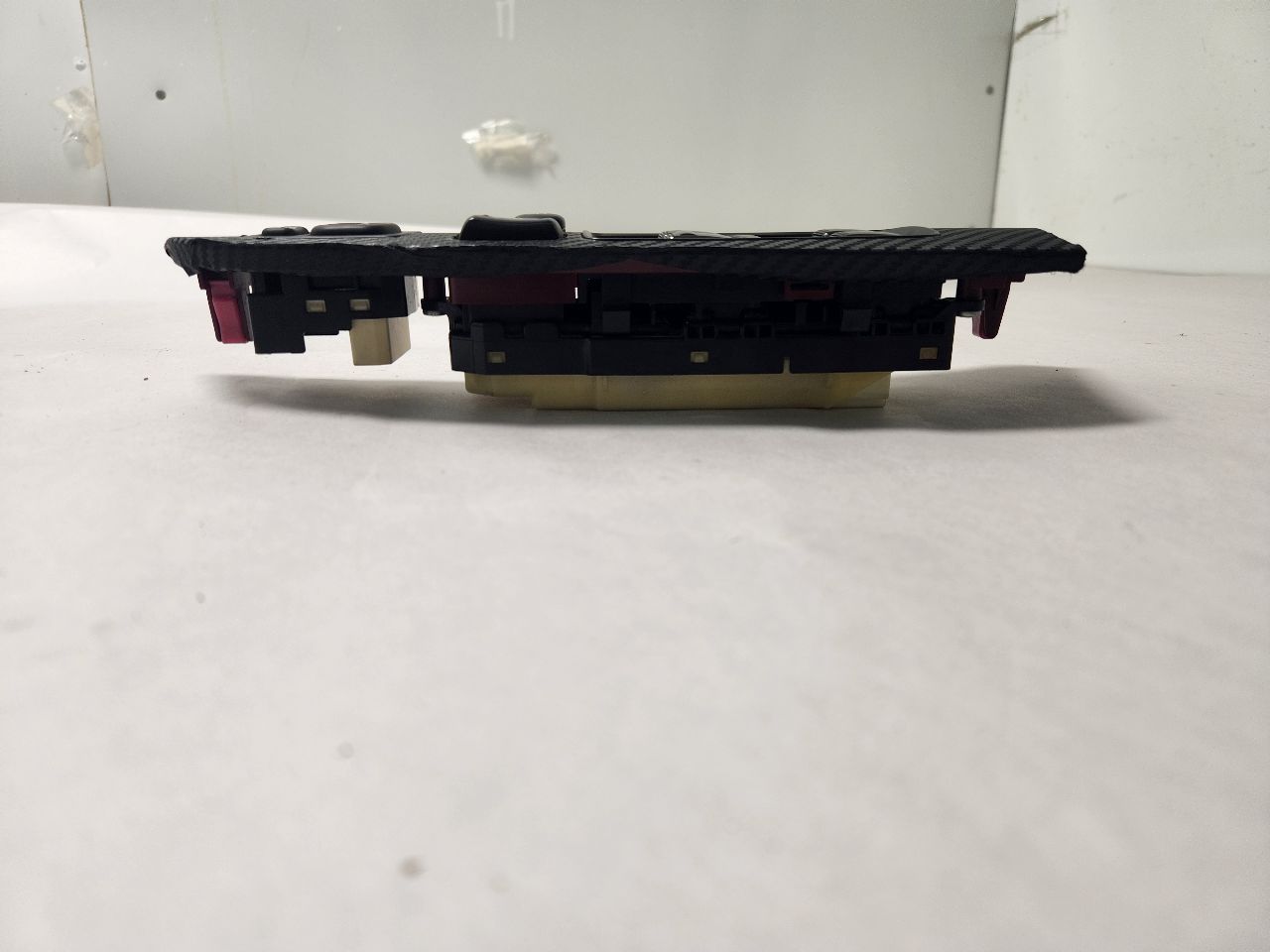 2006 LEXUS IS250 6cyl Gasoline 2.5 Left Front Door Switch - 432536 — photo 3