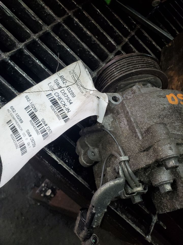 2017 MITSUBISHI OUTLANDER 4cyl Gasoline 2.4 AC COMPRESSOR - 433892 — photo 3