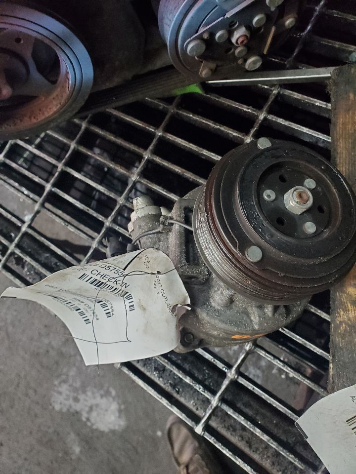 2017 MITSUBISHI OUTLANDER 4cyl Gasoline 2.4 AC COMPRESSOR - 433892 — photo 4
