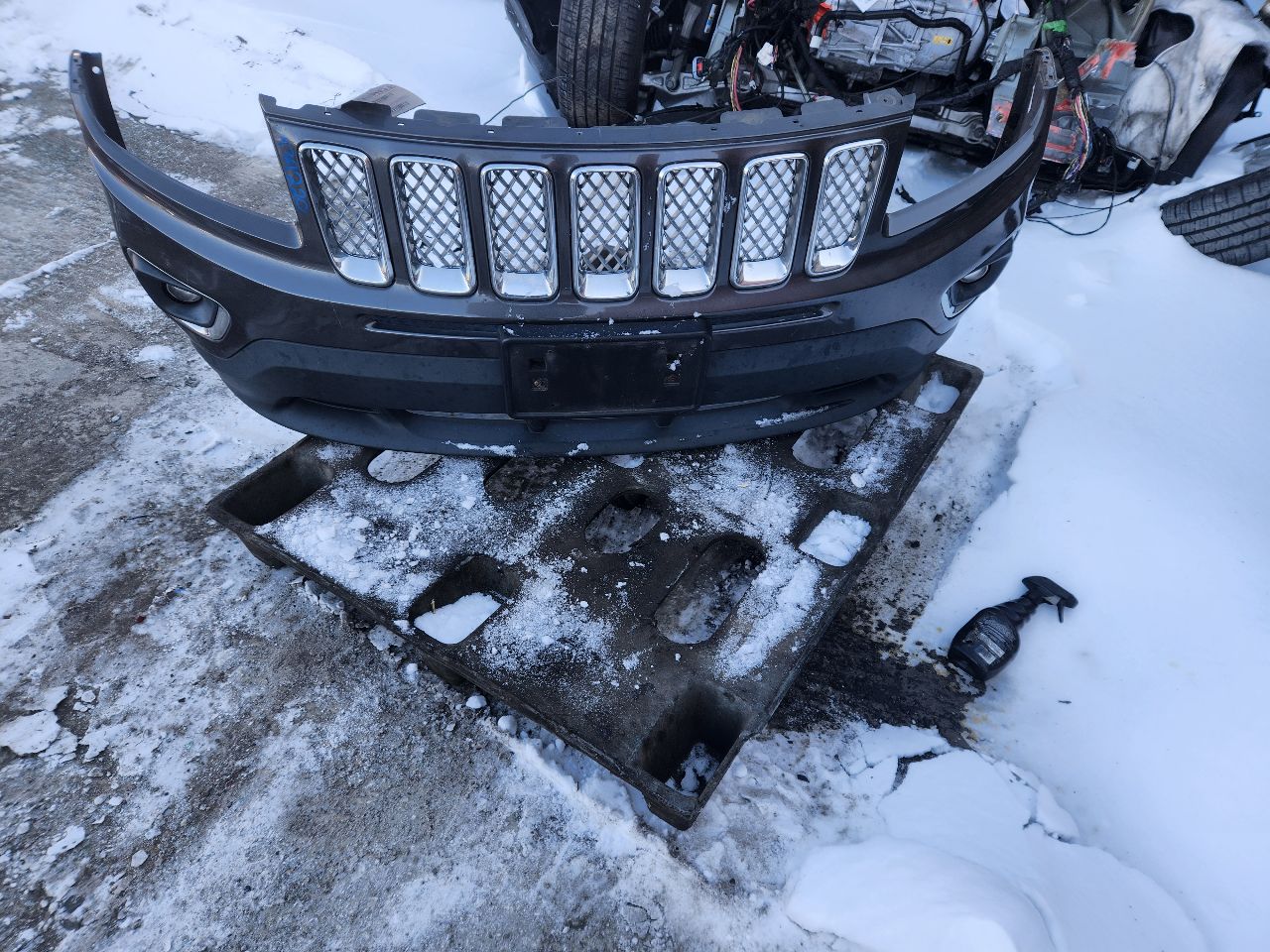 2016 JEEP COMPASS 4cyl Gasoline 2.4 BUMPER ASSY, FRONT - 434466 — photo 1