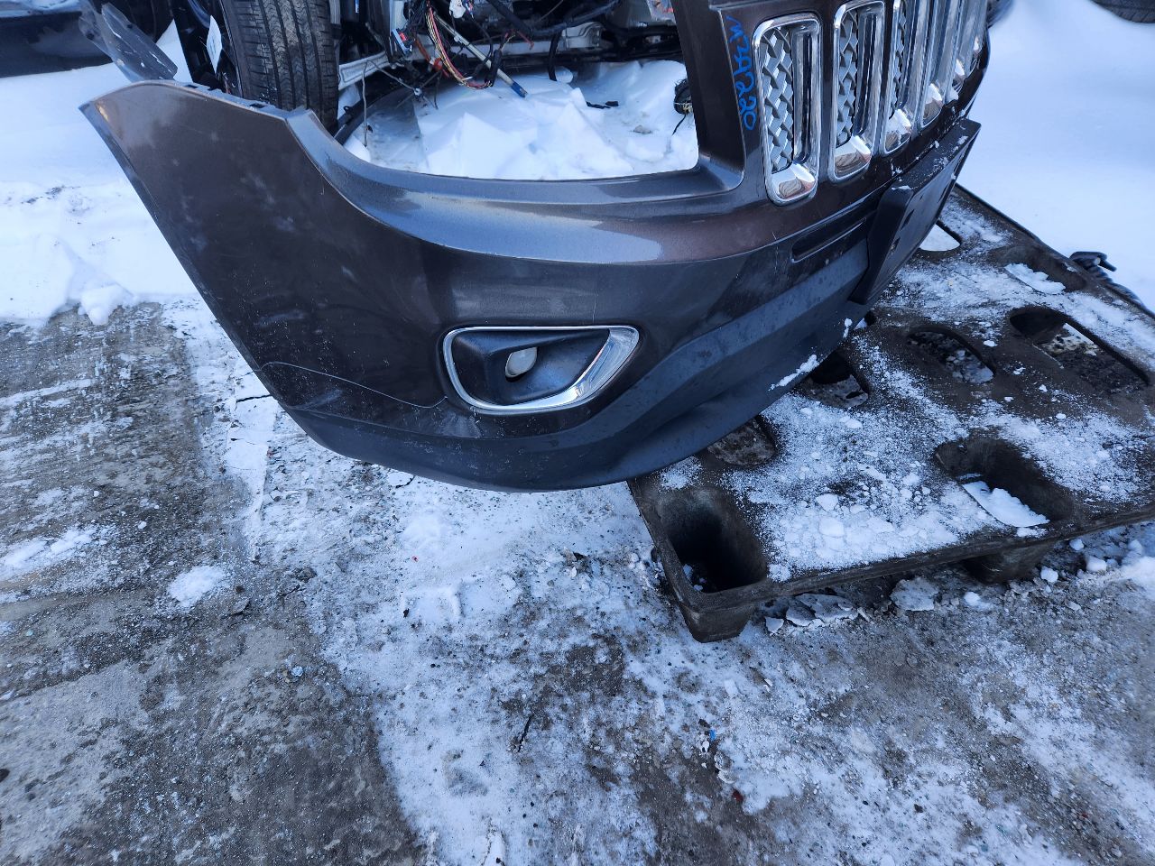 2016 JEEP COMPASS 4cyl Gasoline 2.4 BUMPER ASSY, FRONT - 434466 — photo 2