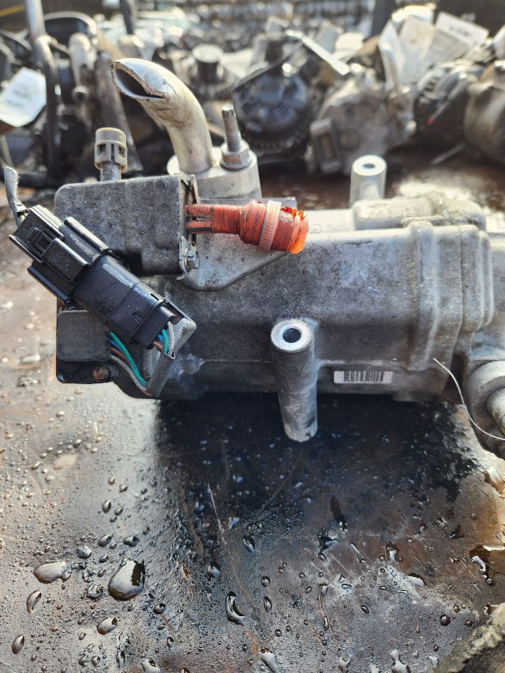2015 FORD FUSION 4cyl Electric 2.0 AC COMPRESSOR - 434641 — photo 1
