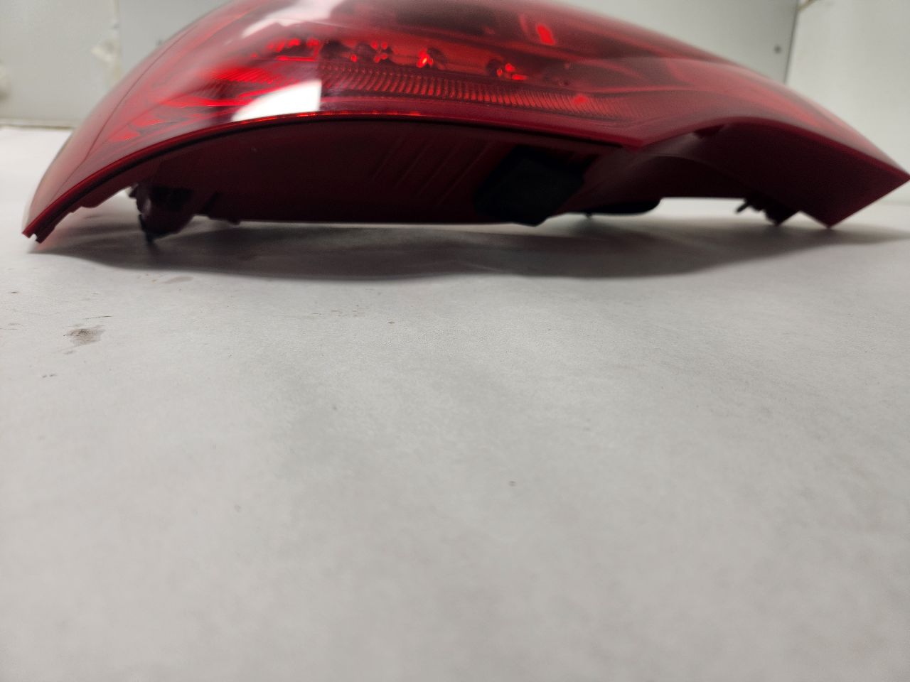 2015 AUDI Q7 6cyl Supercharged 3.0 Left TAIL LAMP - 435261 — photo 2