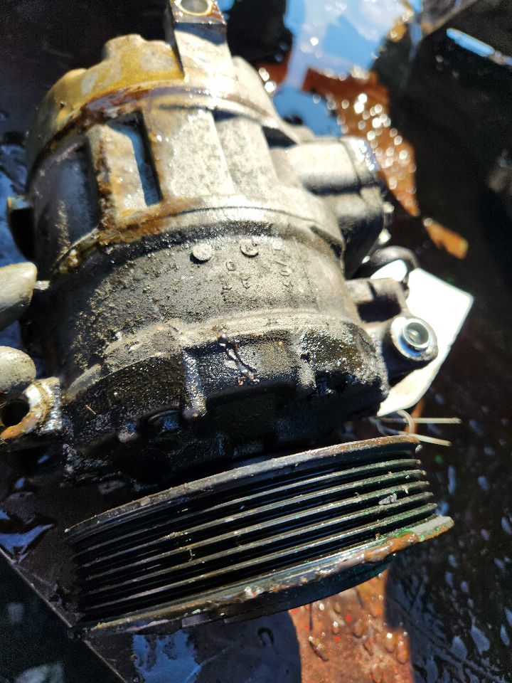 2015 AUDI Q7 6cyl Supercharged 3.0 AC COMPRESSOR - 435270 — photo 5