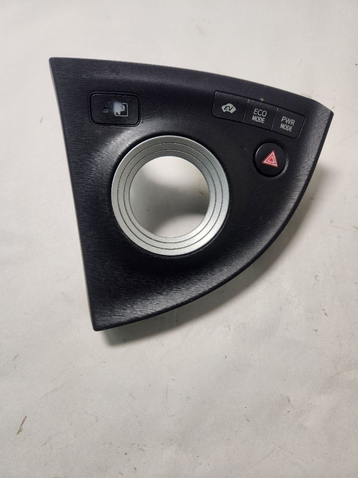 2011 TOYOTA PRIUS 4cyl Hybrid 1.8 Console, Front - 436254 — photo 1