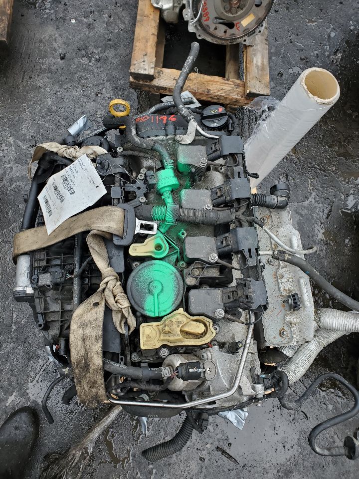 2015 VOLKSWAGEN PASSAT 4cyl Gas Turbo 1.8 PZEV ENGINE ASSEMBLY - 436329