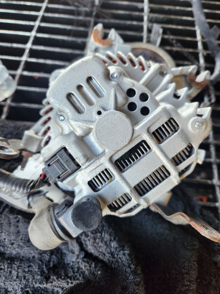 2012 FORD E250 VAN 5.4L 8cyl Gasoline ALTERNATOR - 436845 — photo 3