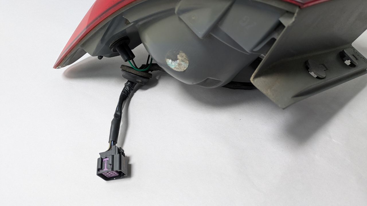 2012 HYUNDAI ACCENT Right TAIL LAMP - 436937 — photo 4