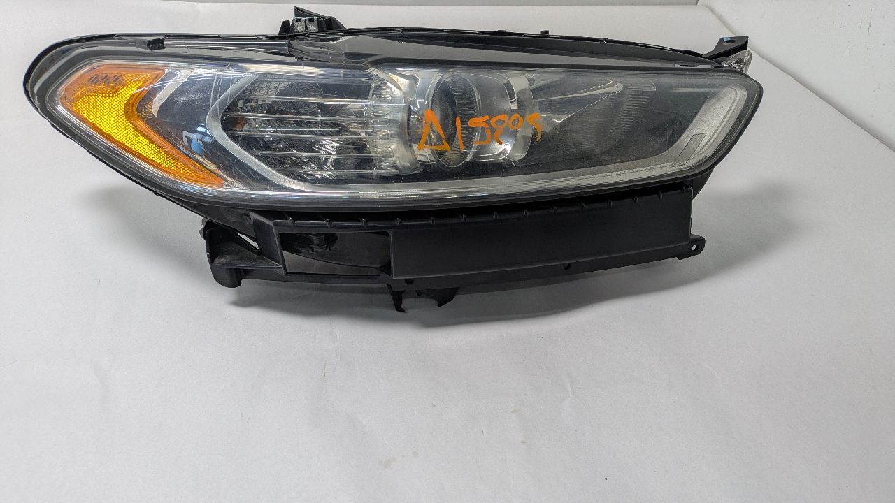2014 FORD FUSION 4cyl Gasoline Turbo 1.5 Right HEADLAMP ASSEMBLY - 436940 — photo 1