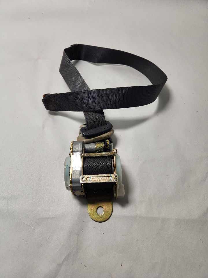 2002 CADILLAC ESCALADE EXT 8cyl Gasoline 6.0 Seat Belt, Front - 436949