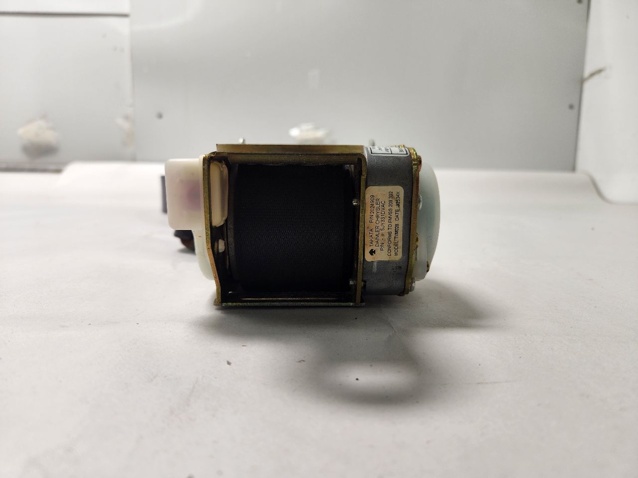 2002 CADILLAC ESCALADE EXT 8cyl Gasoline 6.0 Seat Belt, Front - 436949 — photo 5
