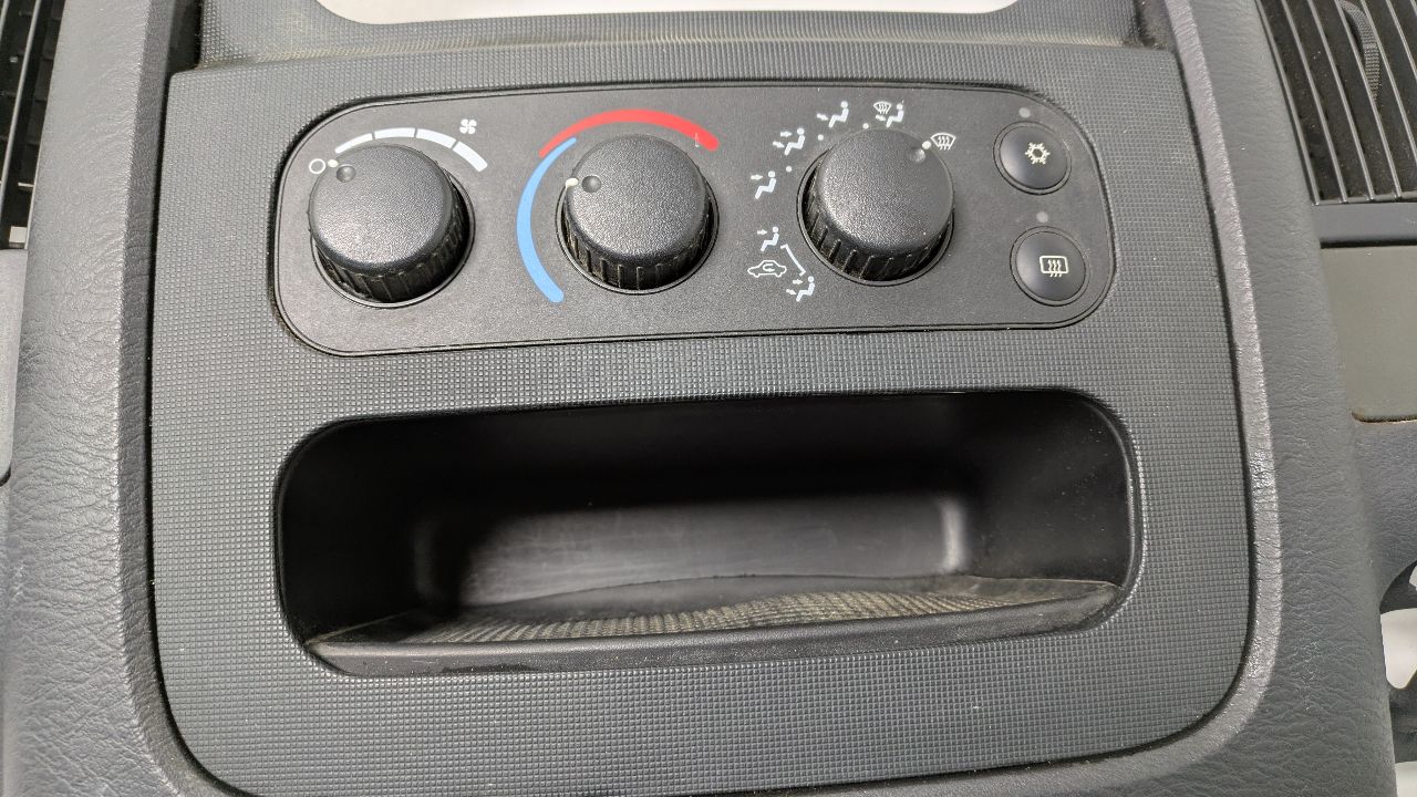 2004 DODGE 1500 PICKUP 8cyl Gasoline 4.7 FLEX TEMP CONTROL - 436962 — photo 2