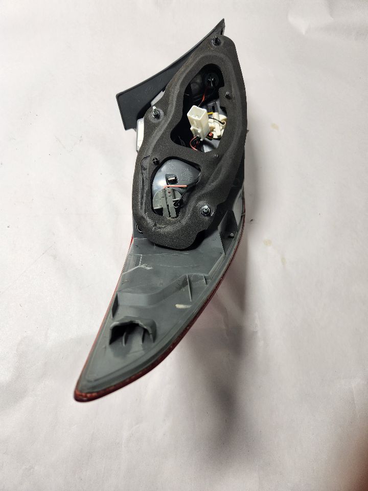 2012 HYUNDAI ACCENT 4cyl Gasoline 1.6 DOHC Right TAIL LAMP - 436985 — photo 5