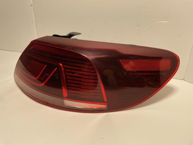 2013 VOLKSWAGEN CC Right TAIL LAMP - 437 — photo 2