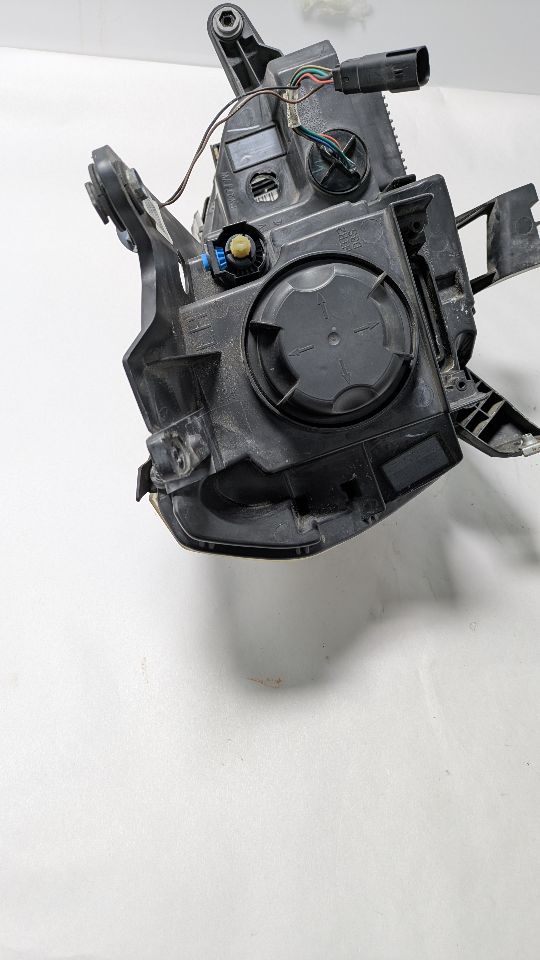 2015 GMC ACADIA Left HEADLAMP ASSEMBLY - 437020 — photo 7