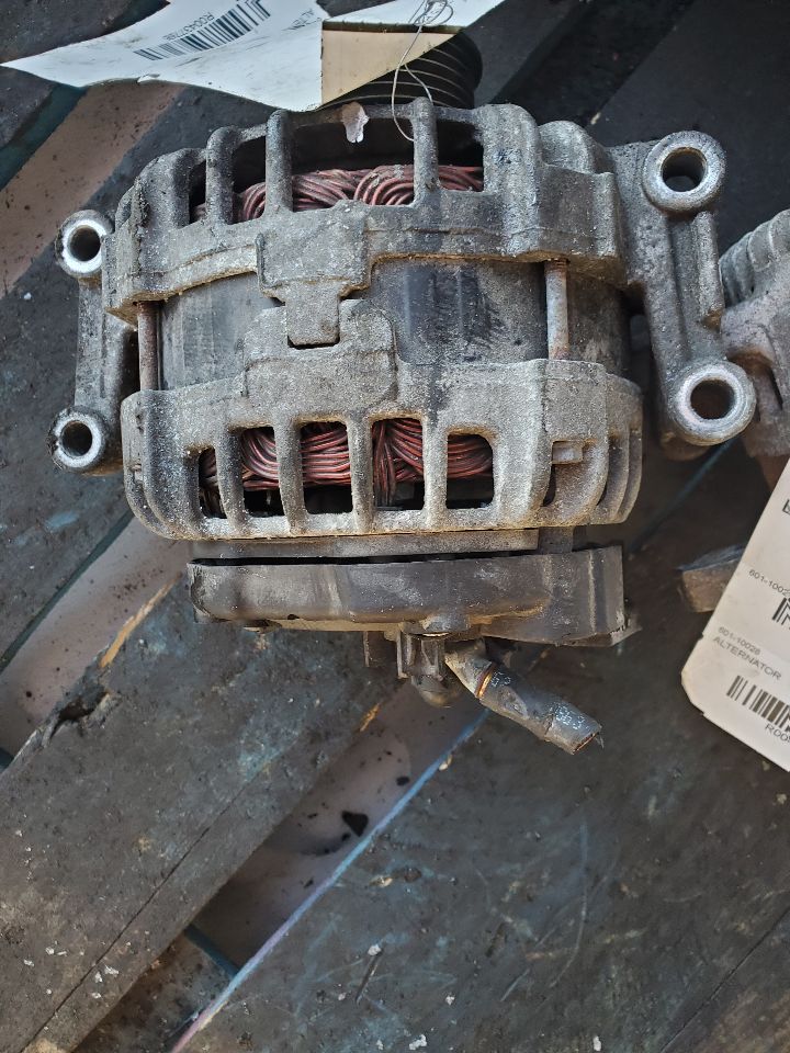 2015 VOLKSWAGEN PASSAT 4cyl Gas Turbo 1.8 PZEV ALTERNATOR - 437766