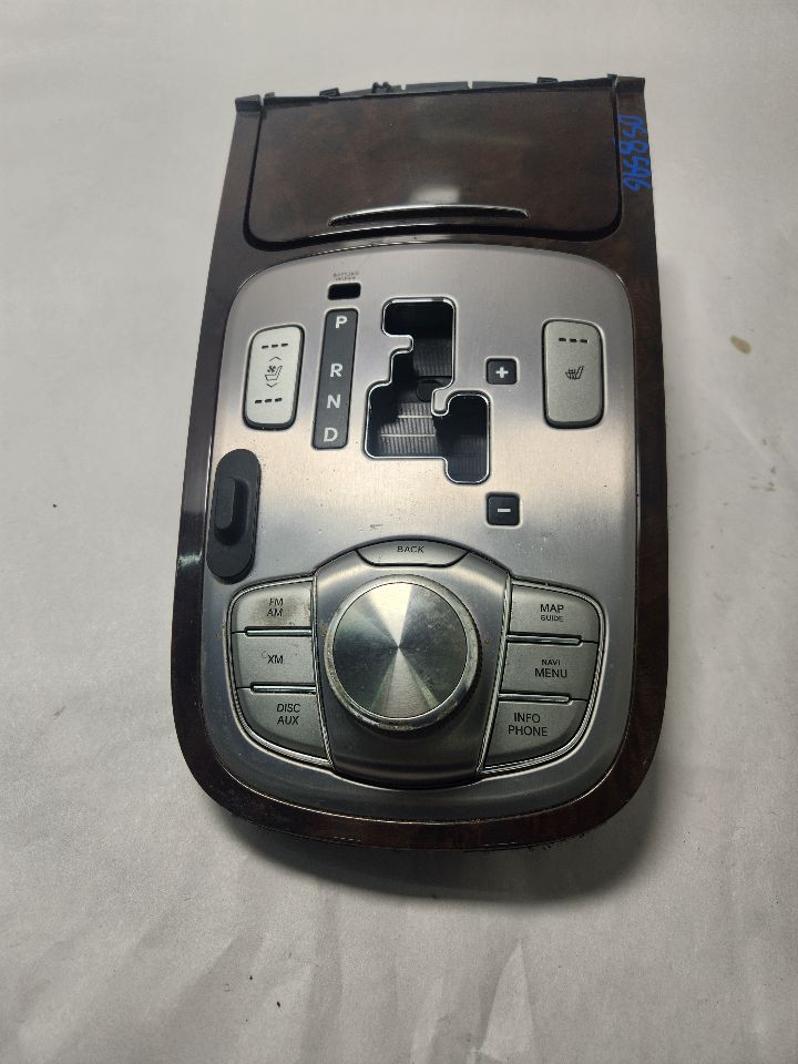 2011 HYUNDAI GENESIS 8cyl Gasoline 4.6 Console, Front - 437772