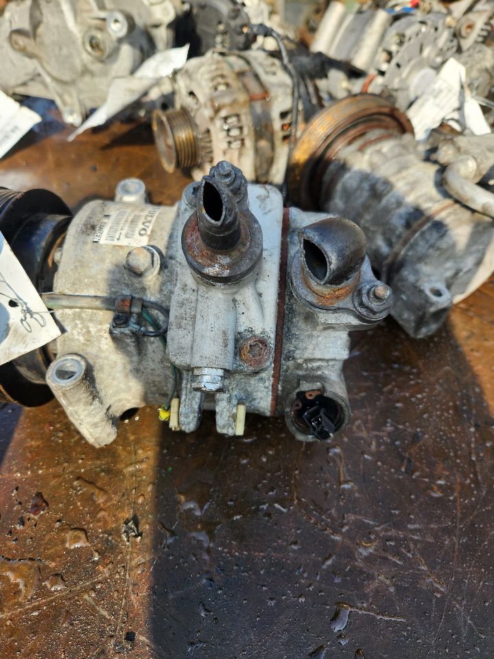2012 VOLVO 70 SERIES 6Cyl Gasoline 3.2 PZEV AC COMPRESSOR - 437847 — photo 4