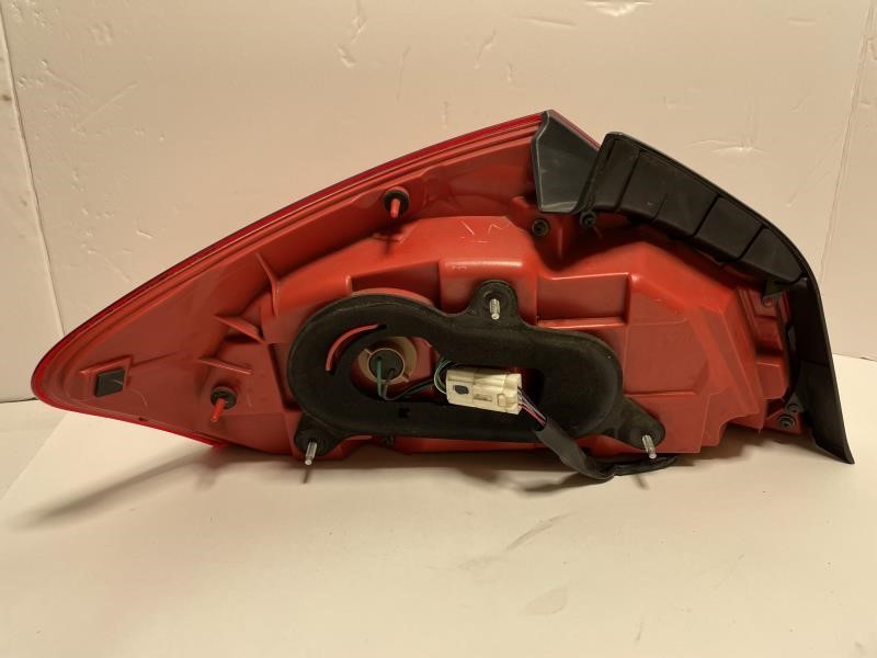 2007 INFINITI G35 Right TAIL LAMP - 438 — photo 4