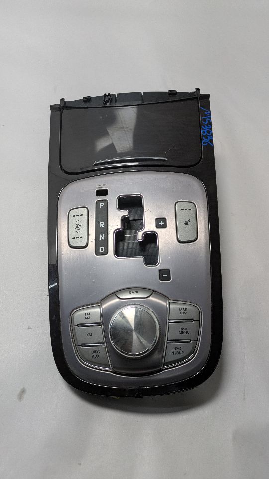 2011 HYUNDAI GENESIS 8cyl Gasoline 4.6 Console, Front - 438045