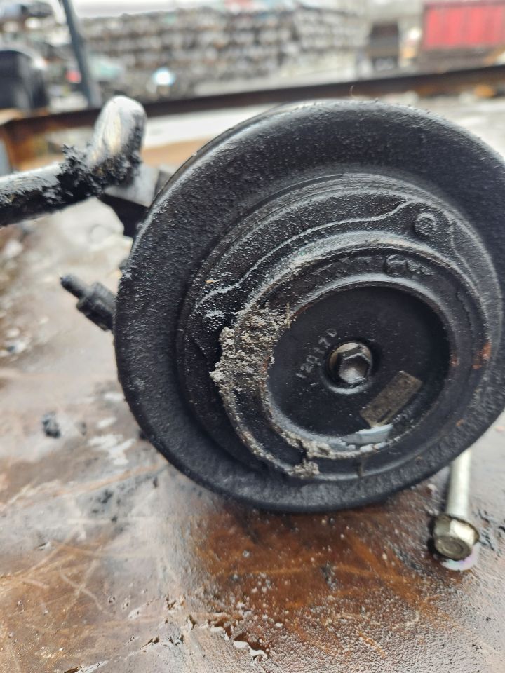 2003 TOYOTA COROLLA 4cyl Gasoline 1.8 AC COMPRESSOR - 438055 — photo 2