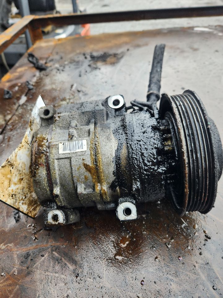 2003 TOYOTA COROLLA 4cyl Gasoline 1.8 AC COMPRESSOR - 438055 — photo 4