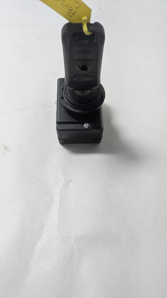 2008 AUDI A8 IGNITION SWITCH - 438071