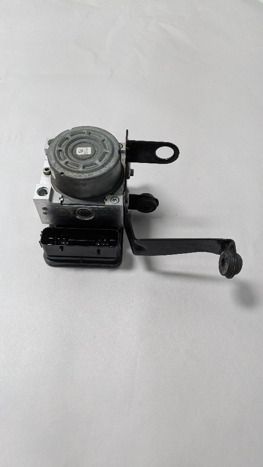 2016 FORD ESCAPE Anti-lock Brake Pts - 438083
