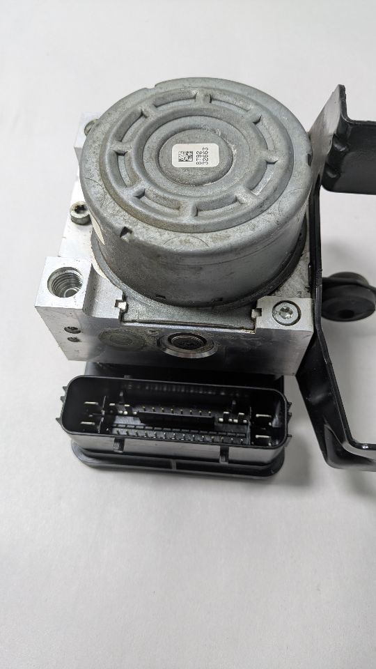 2016 FORD ESCAPE Anti-lock Brake Pts - 438083 — photo 2