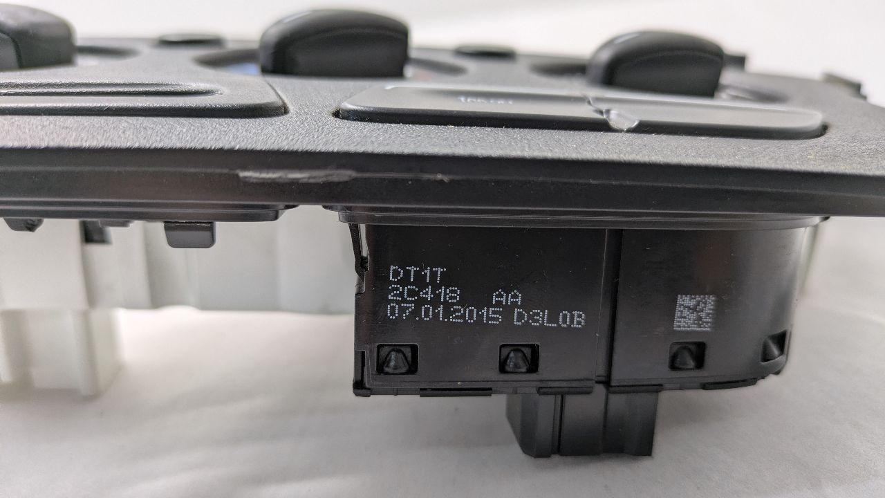 2015 FORD TRANSIT CONNECT 2.5L 4cyl Gasoline TEMP CONTROL - 438131 — photo 3