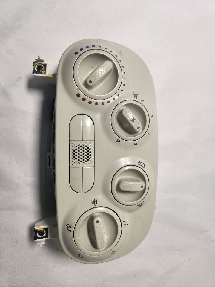 2013 FIAT 500 4cyl Gasoline 1.4 TEMP CONTROL - 438196