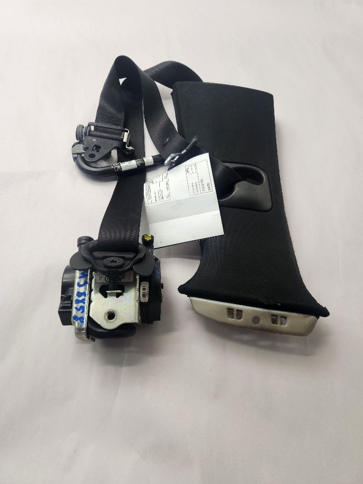 2017 BMW X6 3.0L 6cyl Turbo Gasoline Seat Belt, Front - 438205
