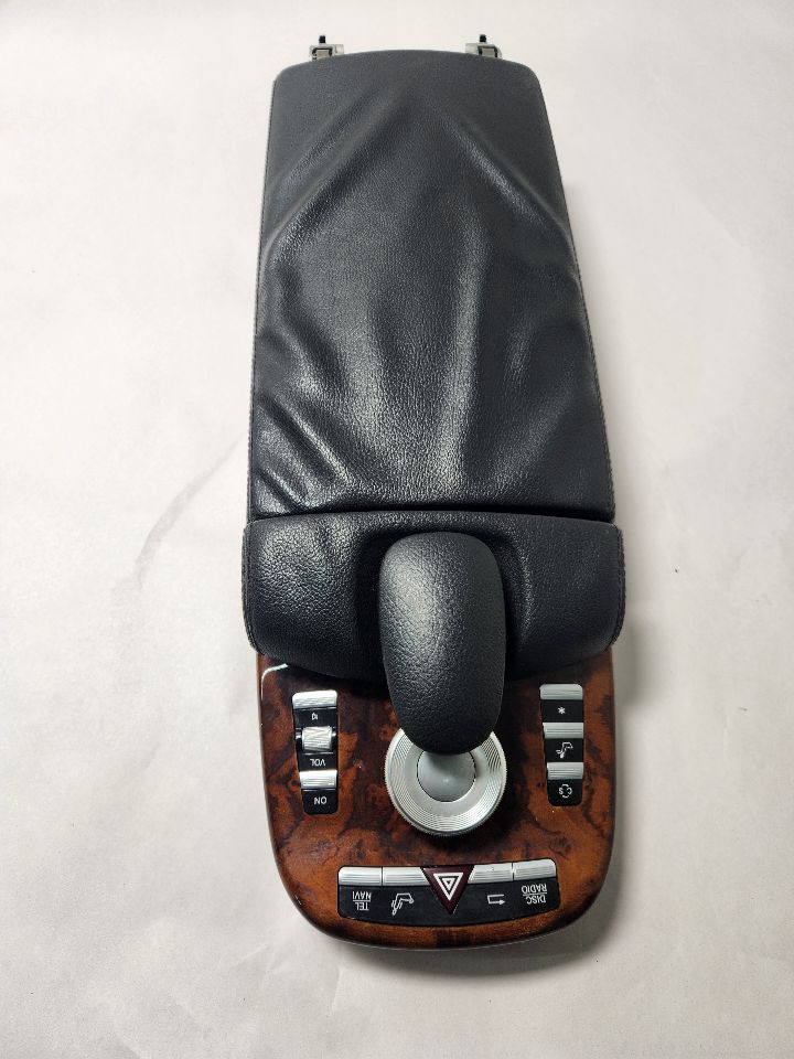 2008 MERCEDES-BENZ S-CLASS 8cyl Gasoline 5.5 Console, Front - 438342