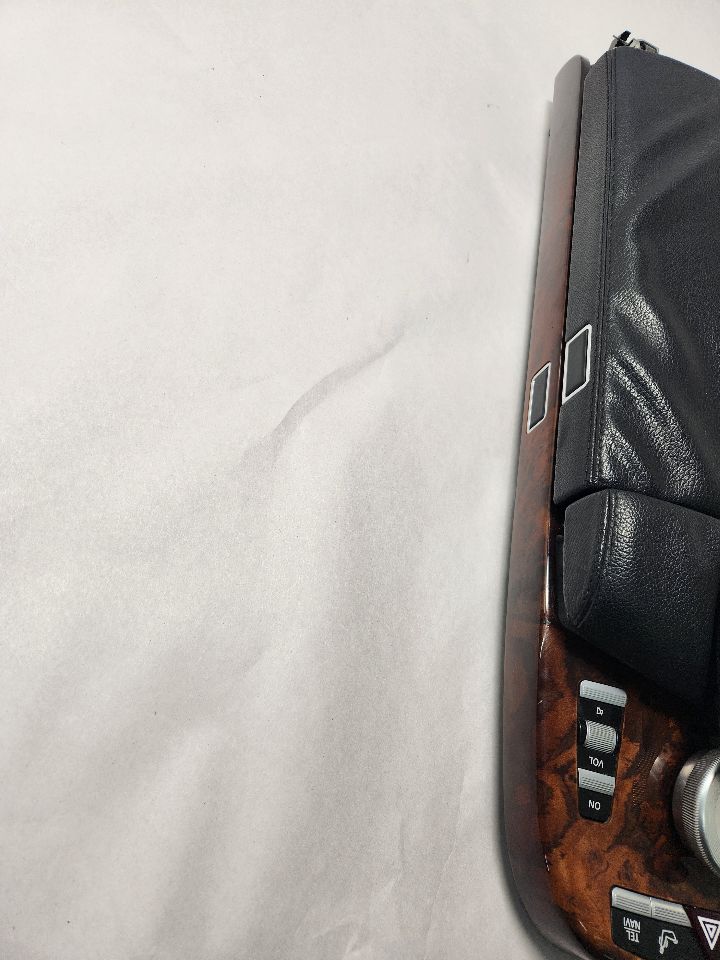 2008 MERCEDES-BENZ S-CLASS 8cyl Gasoline 5.5 Console, Front - 438342 — photo 3