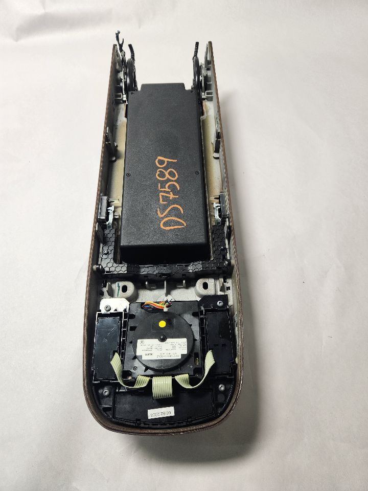2008 MERCEDES-BENZ S-CLASS 8cyl Gasoline 5.5 Console, Front - 438342 — photo 4