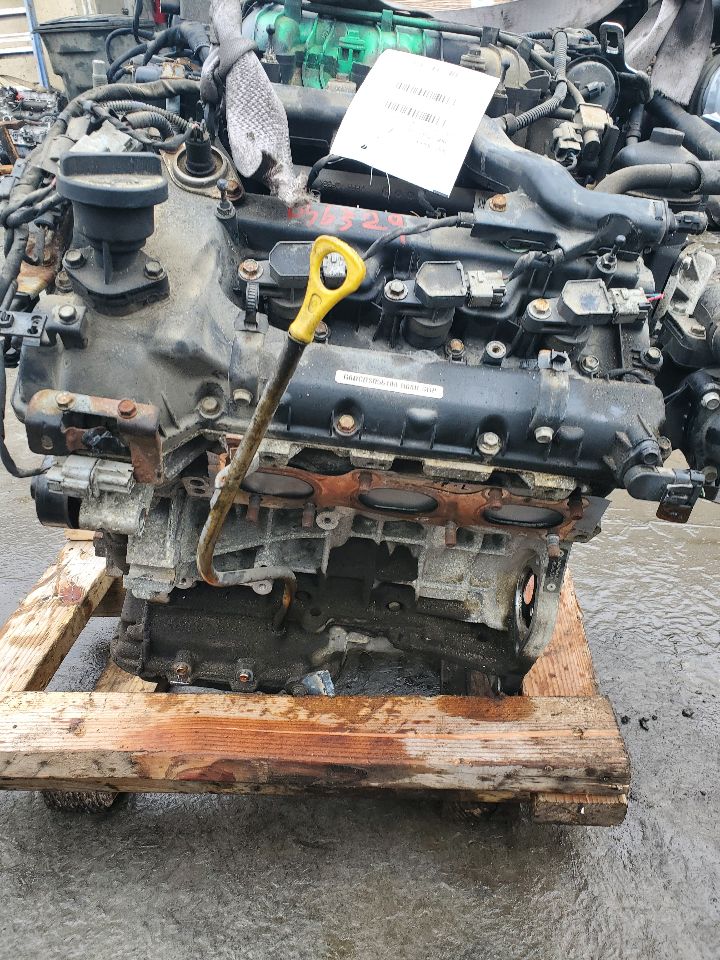 2014 KIA SEDONA 6cyl Gasoline 3.5 ENGINE ASSEMBLY - 438400 — photo 2