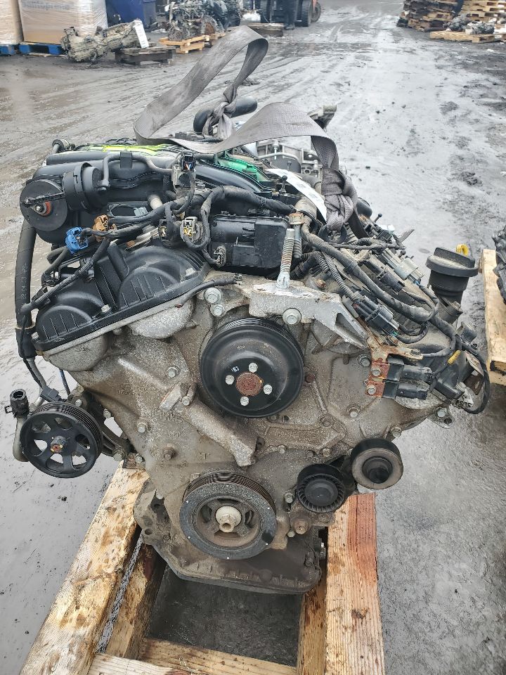 2014 KIA SEDONA 6cyl Gasoline 3.5 ENGINE ASSEMBLY - 438400 — photo 3