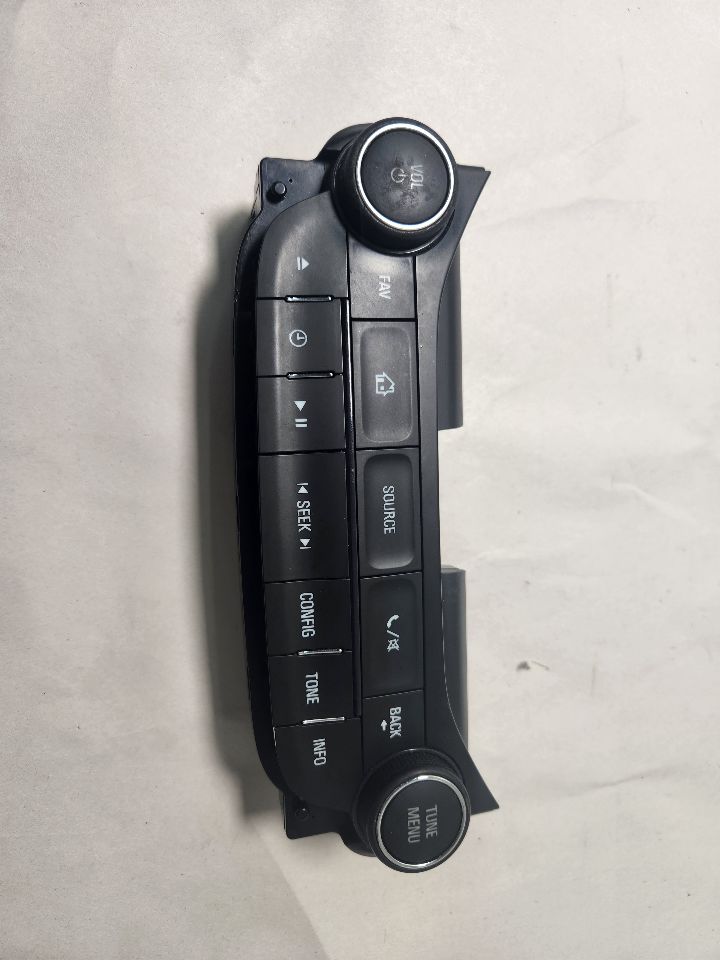 2015 CHEVROLET MALIBU 4cyl Gasoline 2.5 DOHC Radio Audio - 438418