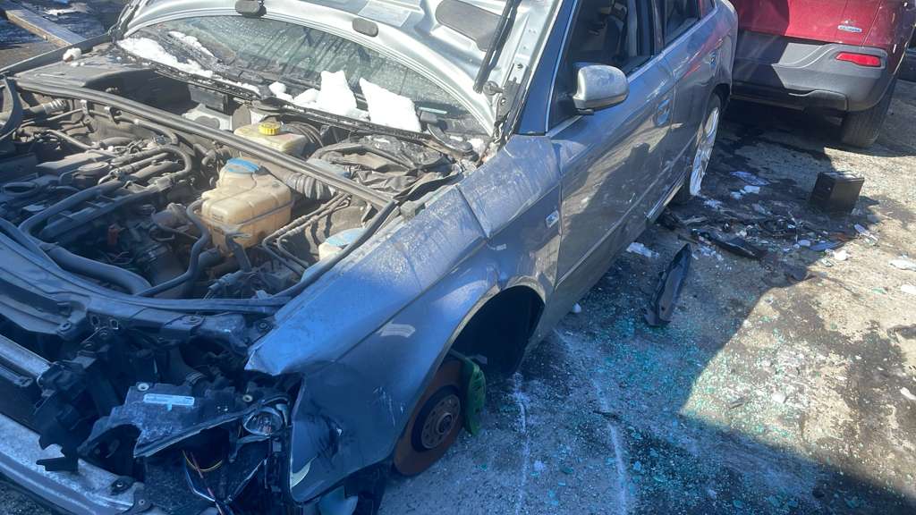 2008 AUDI A4 4cyl Gasoline Turbo 2.0 ENGINE ASSEMBLY - 438784 — photo 3
