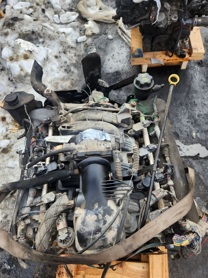 2005 DODGE DURANGO 8cyl Gasoline 4.7 ENGINE ASSEMBLY - 439554 — photo 4