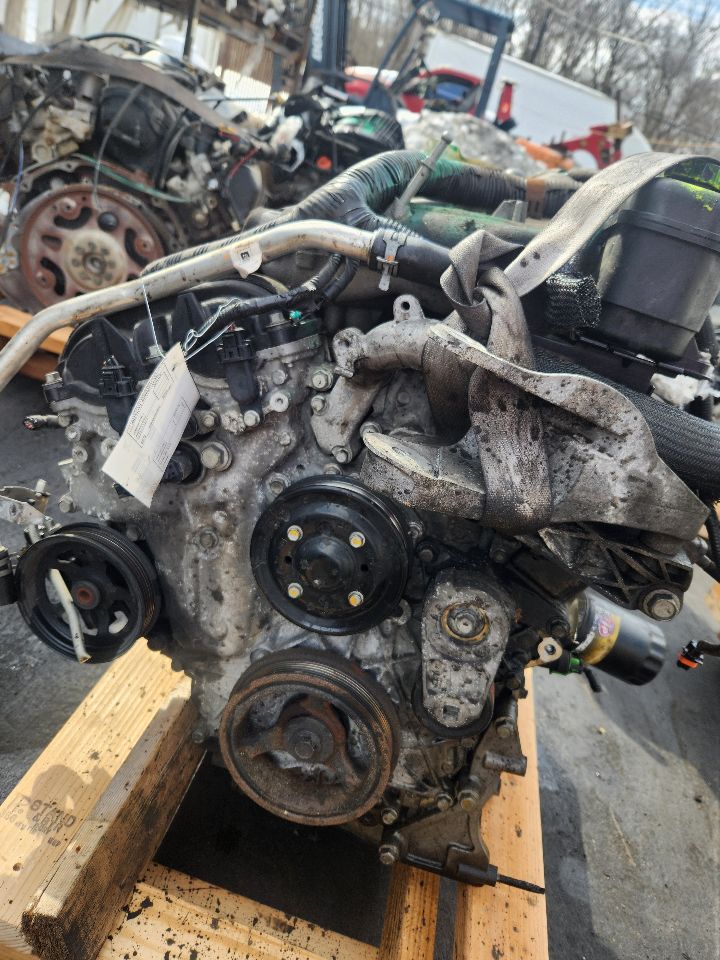 2011 CHEVROLET TRAVERSE 6cyl Gasoline 3.6 ENGINE ASSEMBLY - 440065 — photo 2