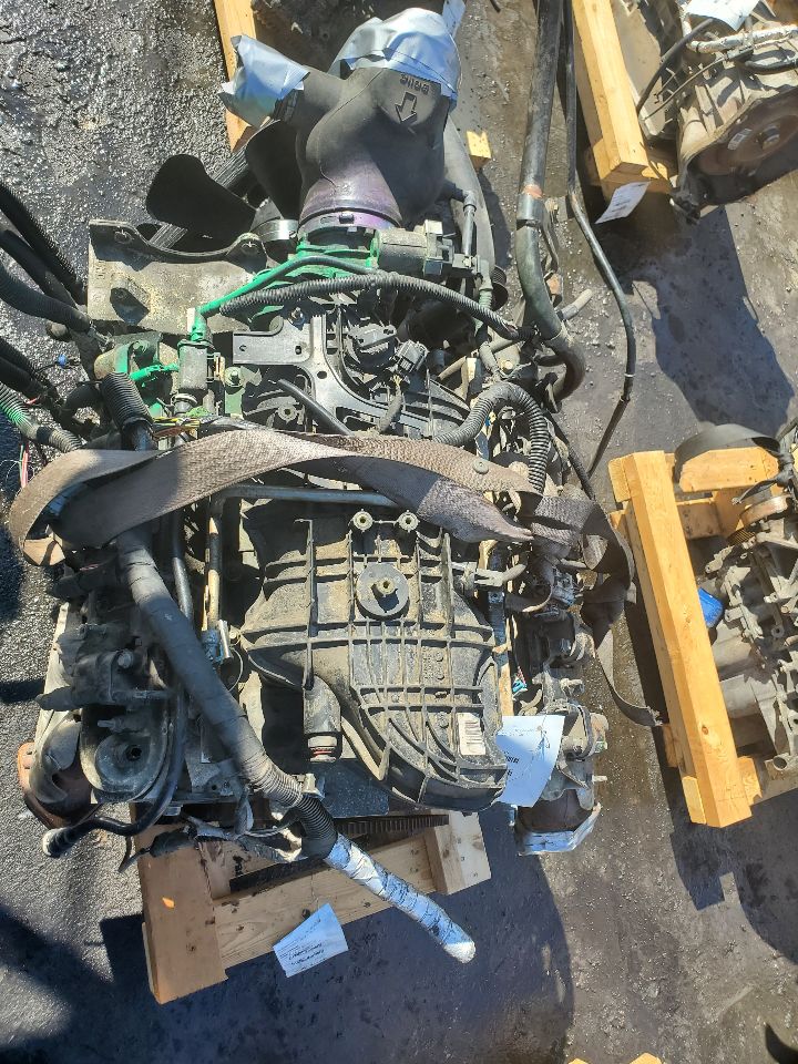 2017 GMC SAVANA 2500 VAN 4.8L 8cyl VVT ENGINE ASSEMBLY - 440511 — photo 2