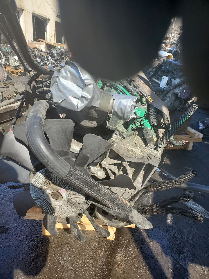 2017 GMC SAVANA 2500 VAN 4.8L 8cyl VVT ENGINE ASSEMBLY - 440511 — photo 4