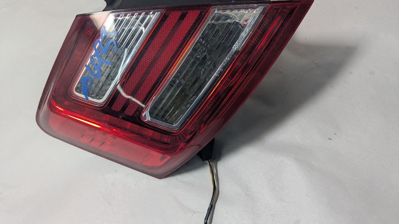 2015 FORD TAURUS 6cyl Gasoline 3.5 Left TAIL LAMP - 440560